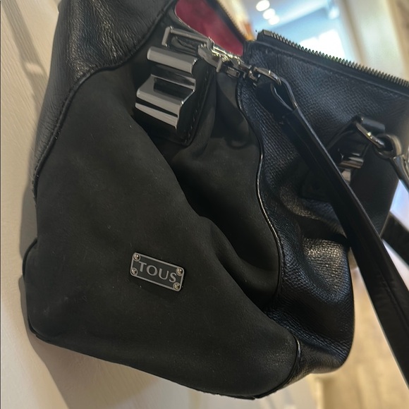 Tous Elegant Black Leather Handbag - Picture 6 of 13